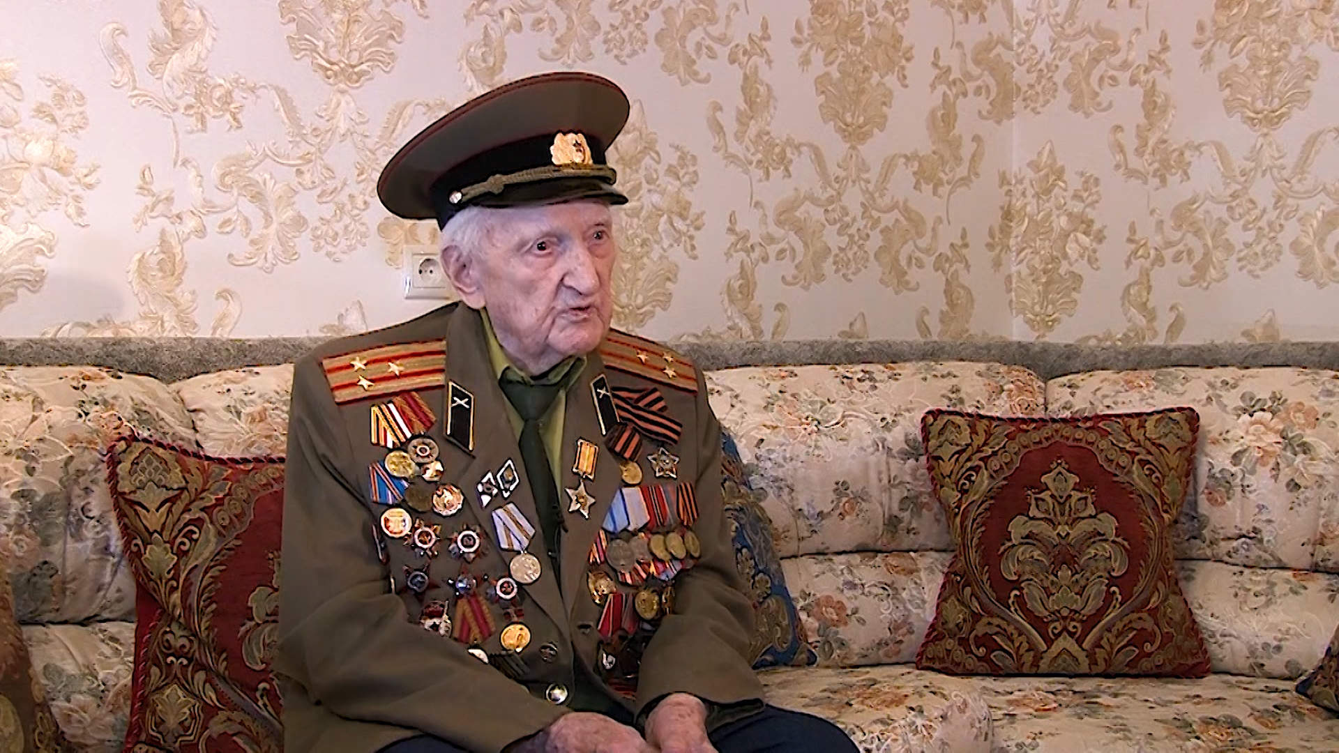 В гостях у ветерана ВОВ  Виктора Михайловича Хрисанова