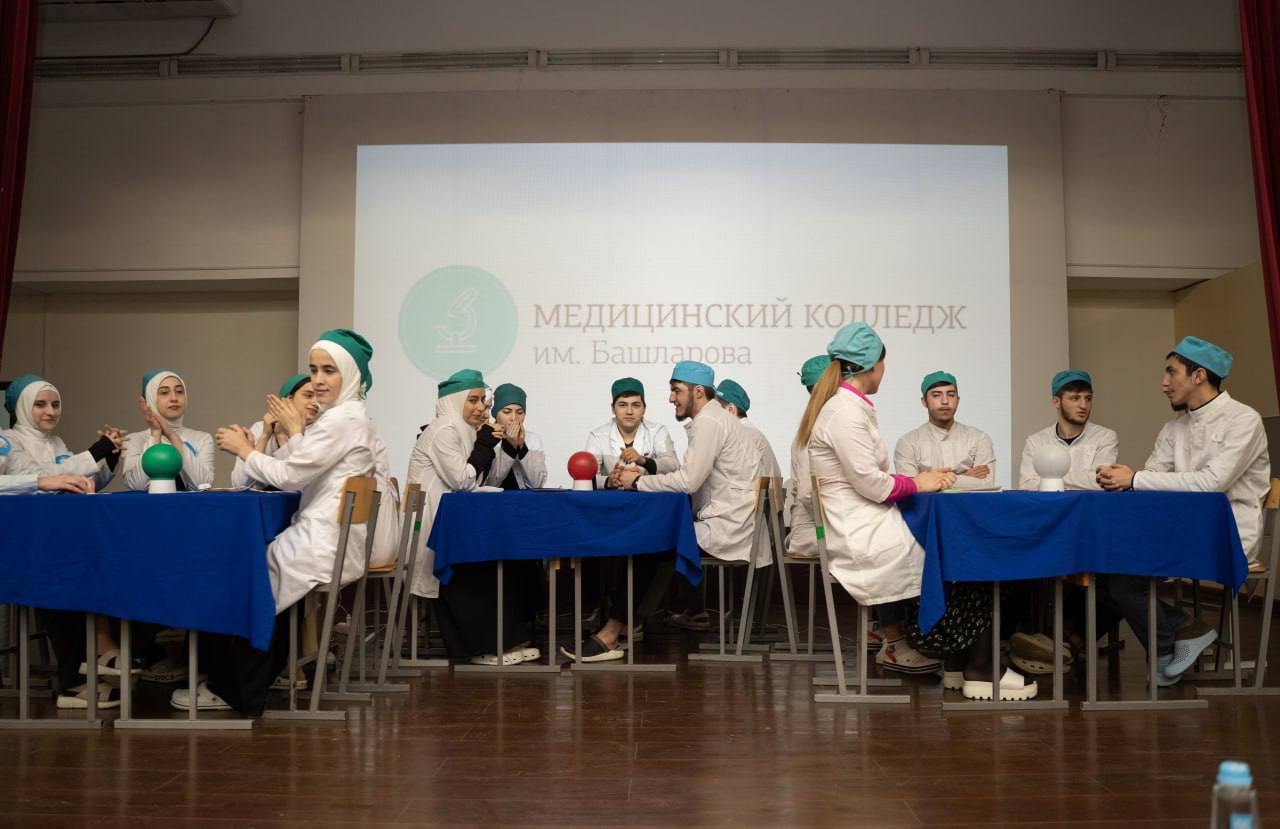 В МК им. Башларова состоялся брейн-ринг посвященный Дню фельдшера