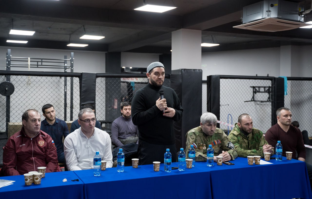 В поддержку участников СВО в Махачкале прошел турнир по грепплингу среди студентов медколледжа имени Башларова.