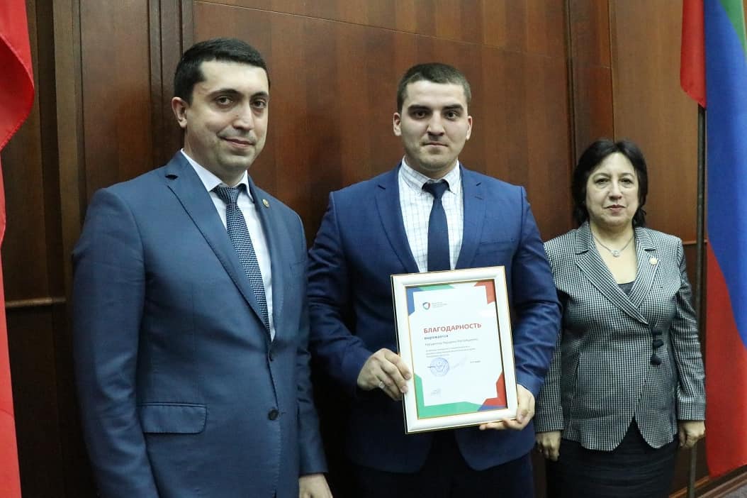 За вклад в гражданском-патриотическое и духовно-нравственное воспитание молодежи РД.